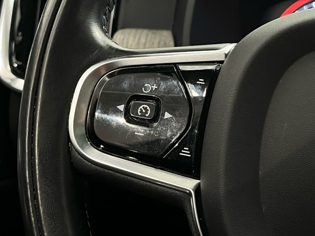 Volvo S90 2021 Musta