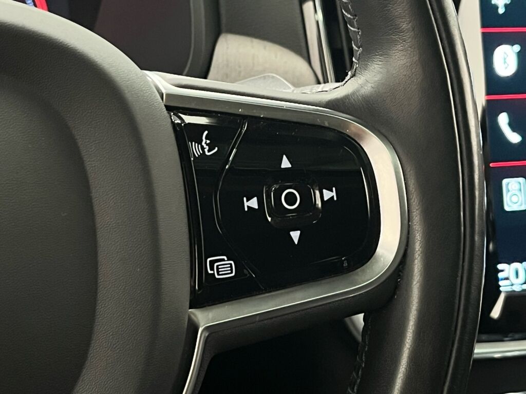 Volvo S90 2021 Musta