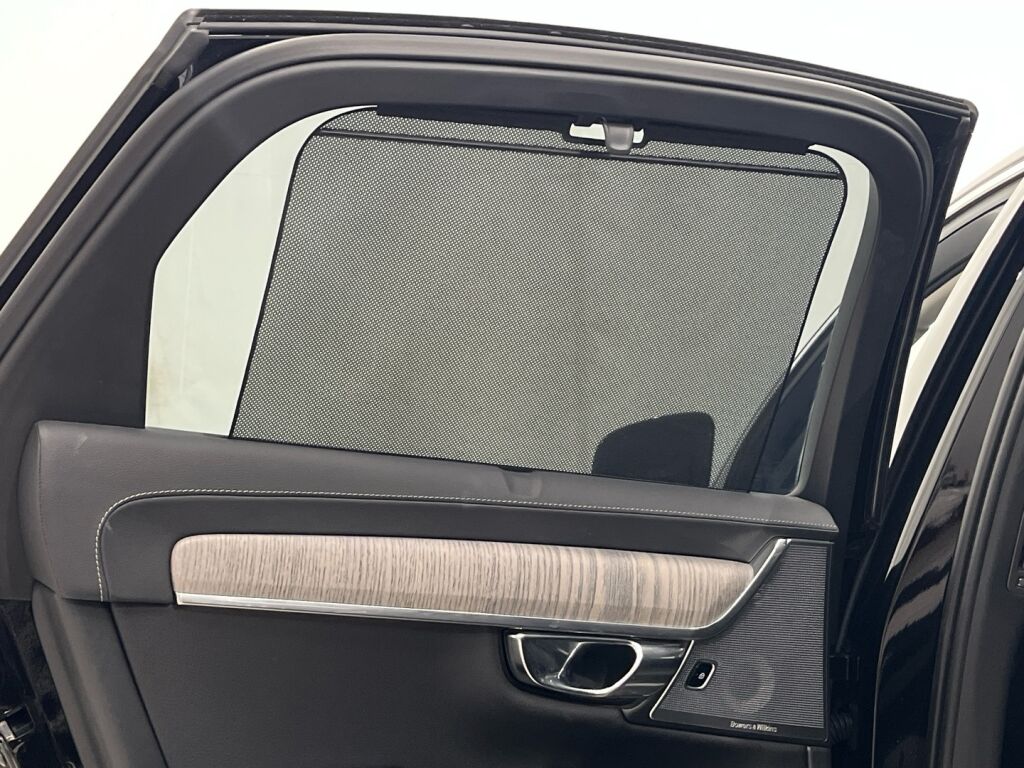 Volvo S90 2021 Musta