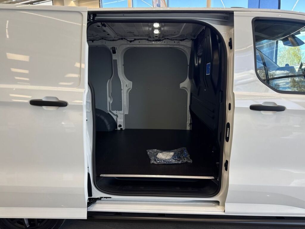 Ford Transit Custom 2026 Frozen White