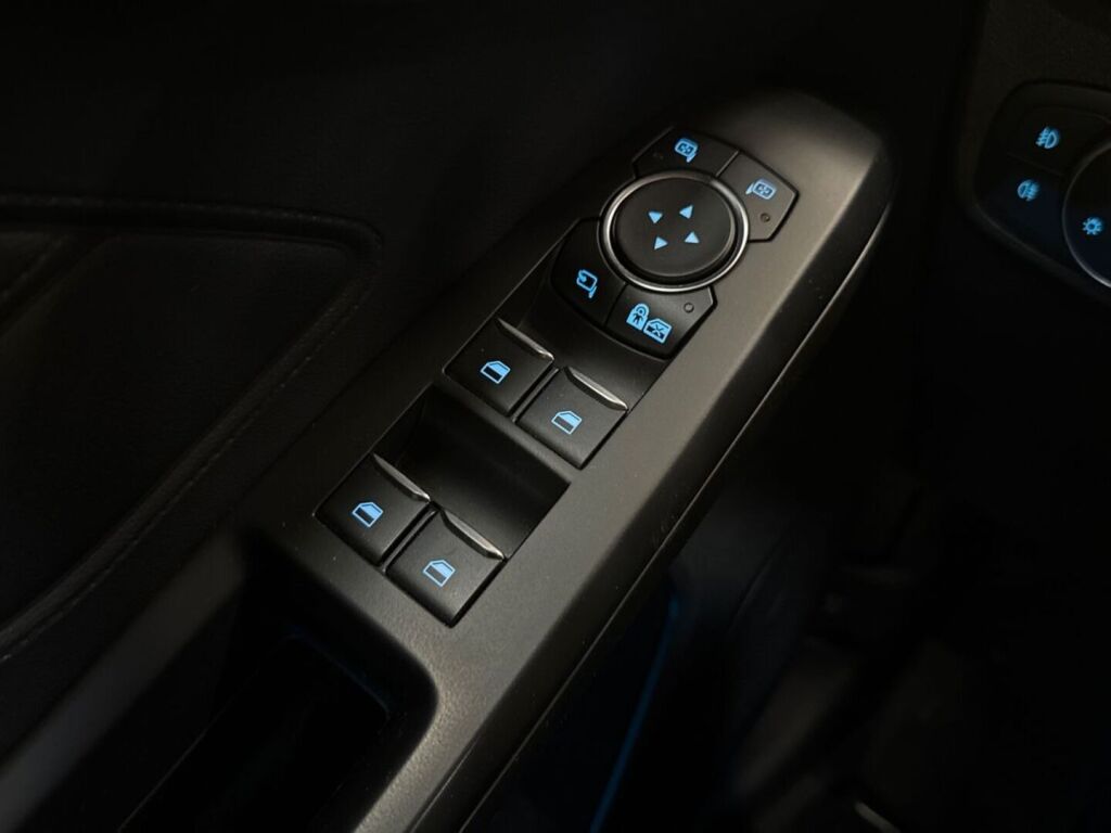 Ford Focus 2020 Sininen