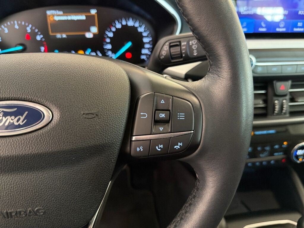 Ford Focus 2021 Valkoinen