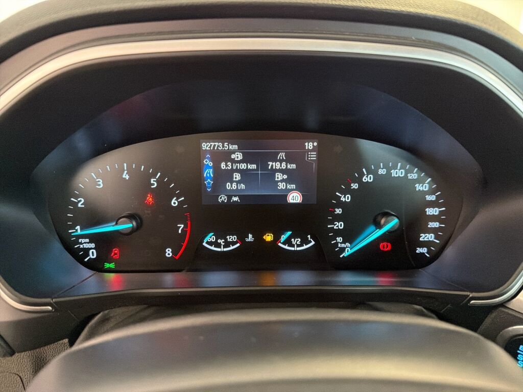 Ford Focus 2021 Valkoinen