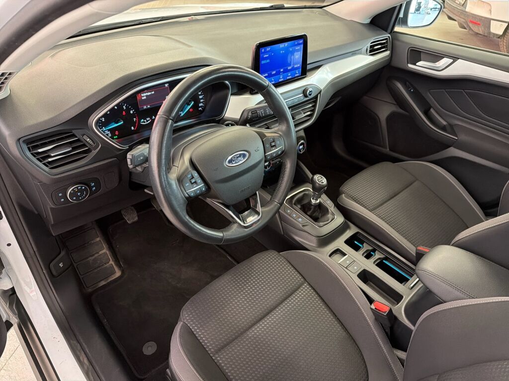 Ford Focus 2021 Valkoinen