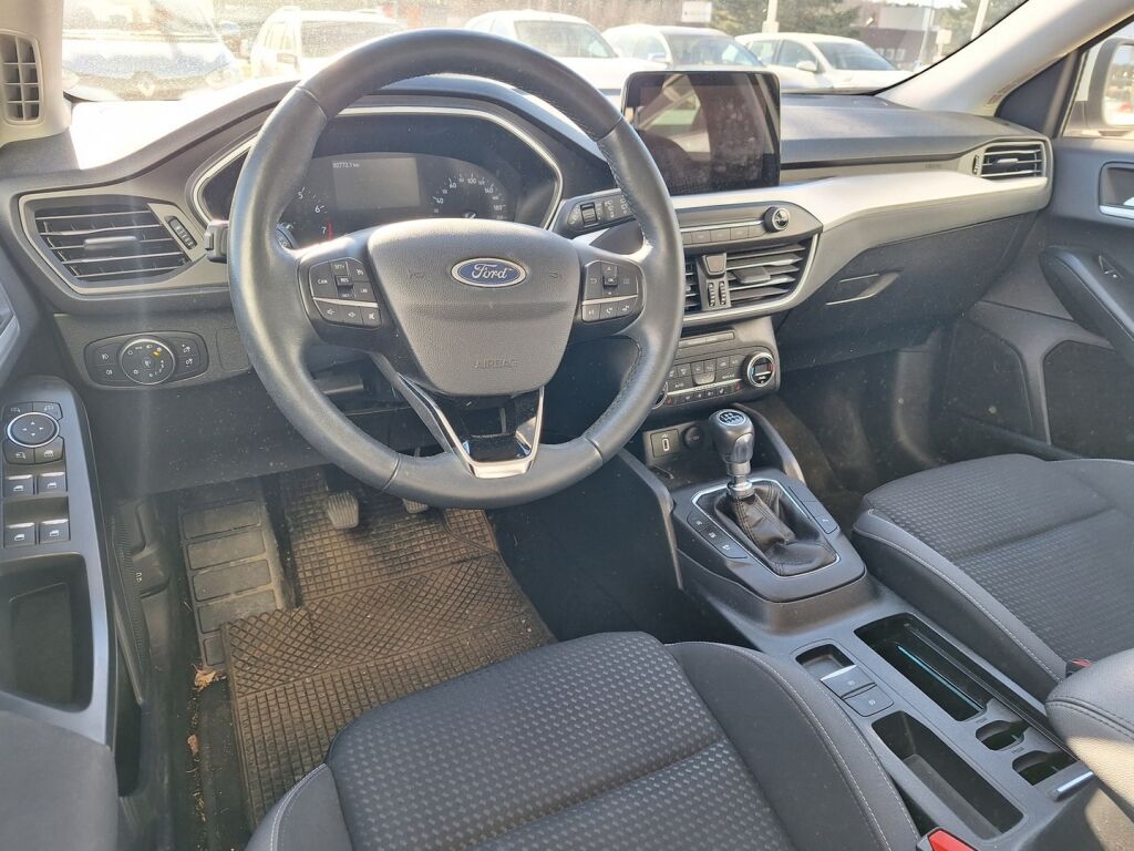 Ford Focus 2021 Valkoinen