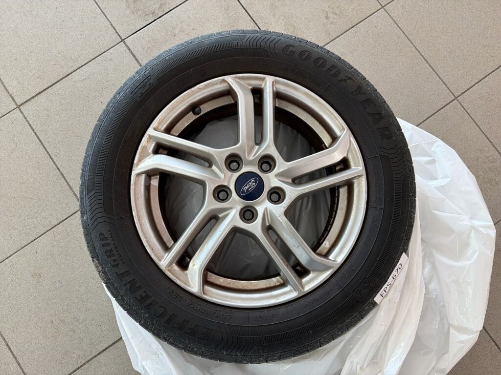 Ford Focus 2021 Valkoinen