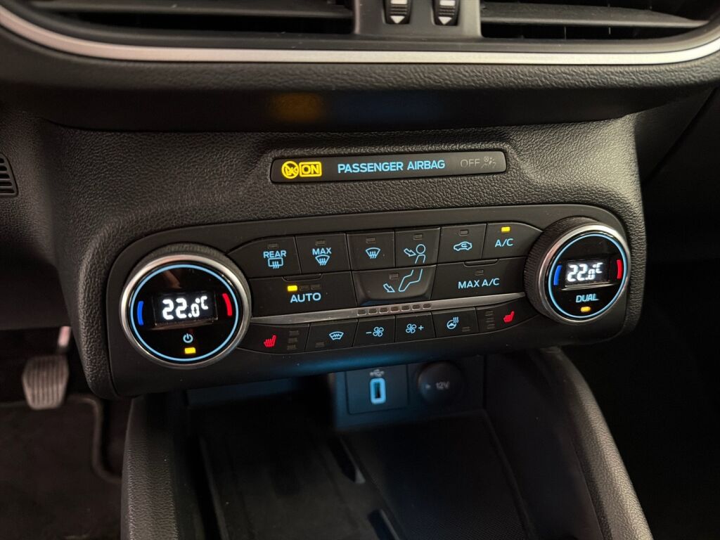 Ford Focus 2021 Valkoinen