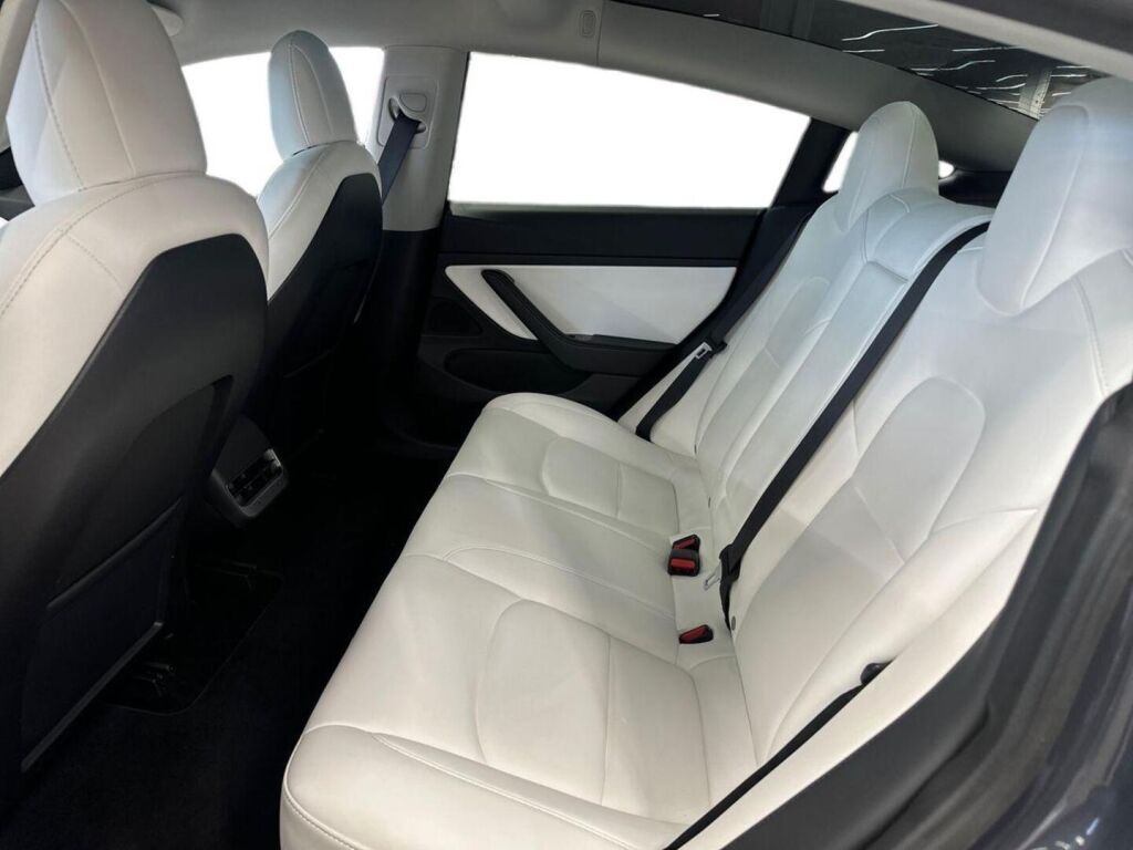 Tesla Model 3 2020 Harmaa