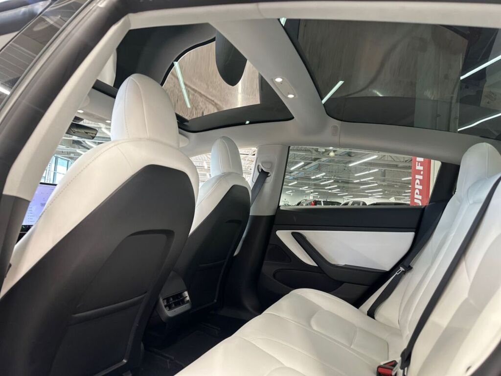 Tesla Model 3 2020 Harmaa