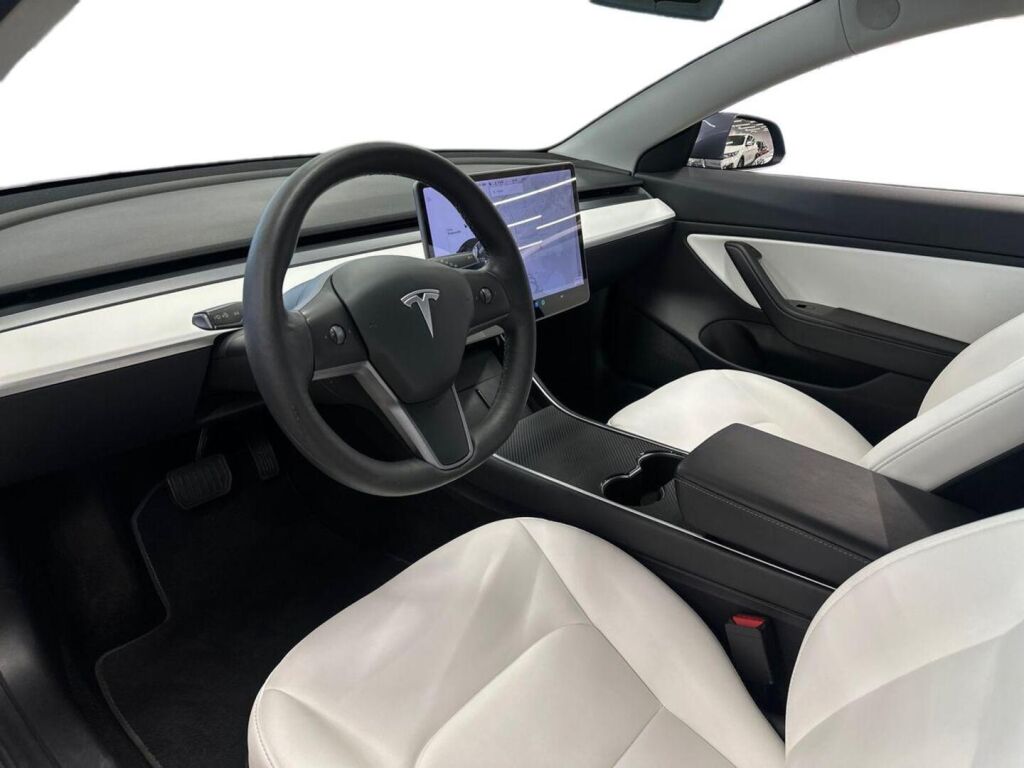 Tesla Model 3 2020 Harmaa