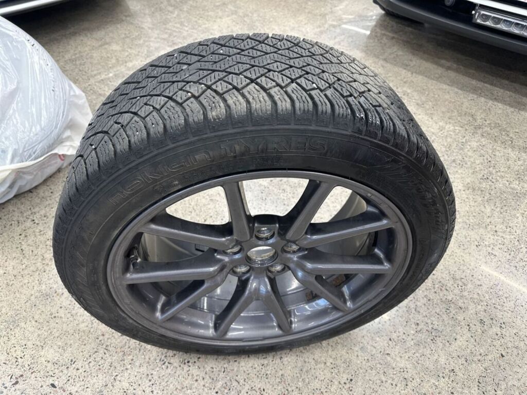Tesla Model 3 2020 Harmaa