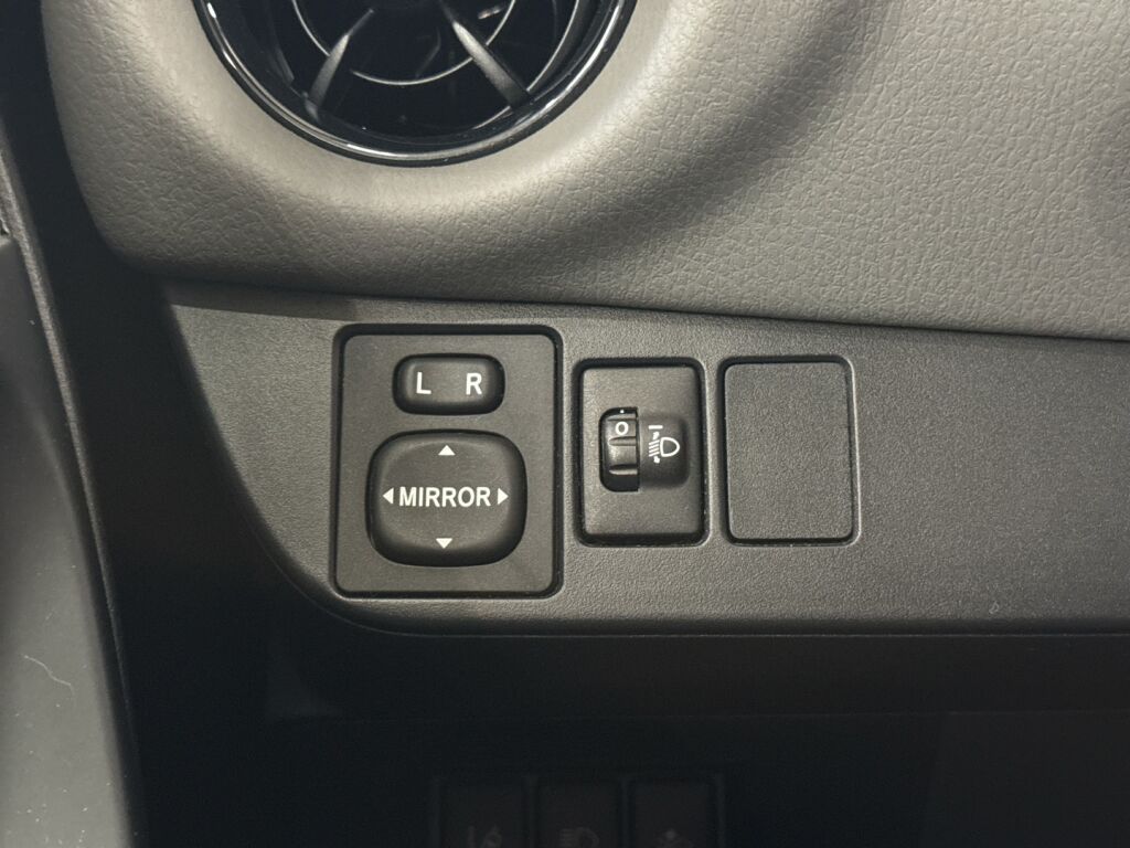 Toyota Yaris 2017 Harmaa