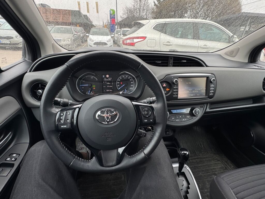 Toyota Yaris 2017 Harmaa