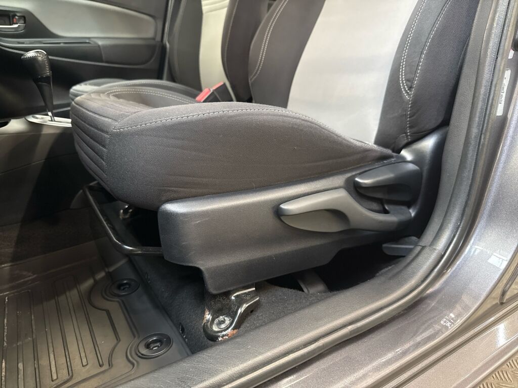 Toyota Yaris 2017 Harmaa