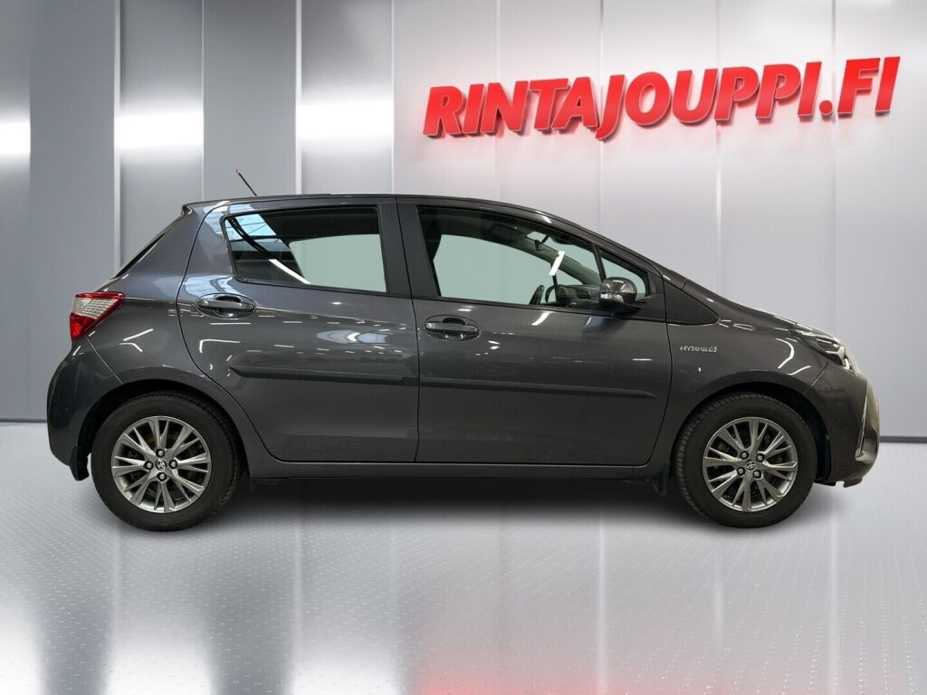 Toyota Yaris 2017 Harmaa