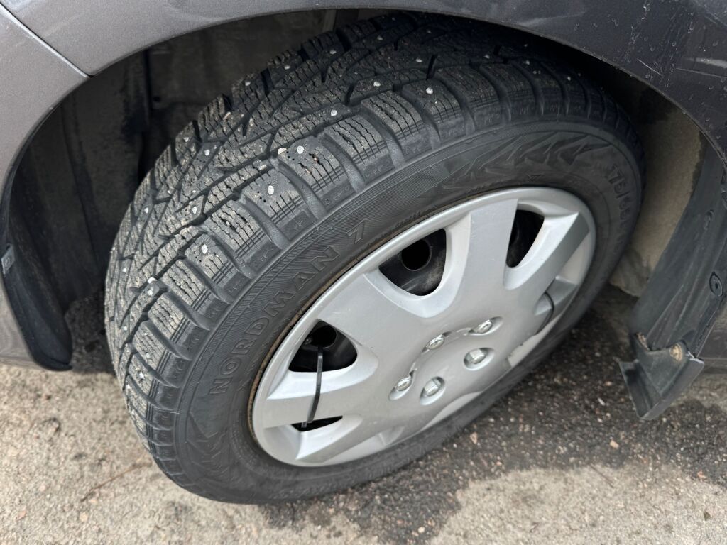 Toyota Yaris 2017 Harmaa