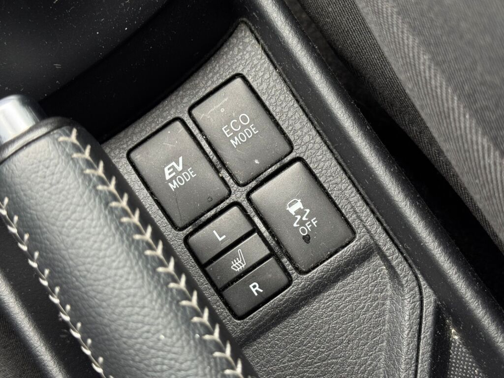 Toyota Yaris 2017 Harmaa