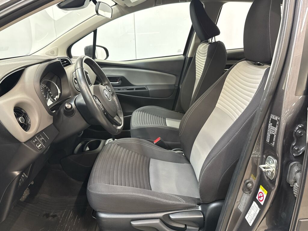 Toyota Yaris 2017 Harmaa