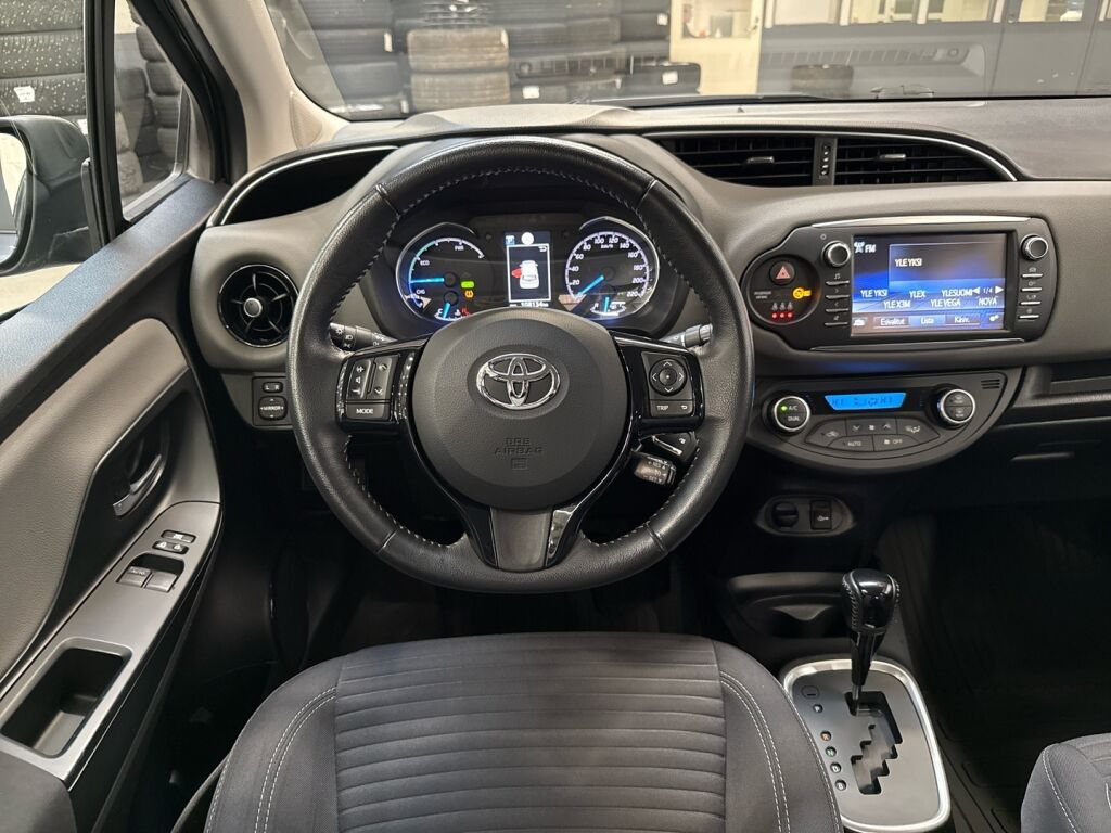 Toyota Yaris 2017 Harmaa