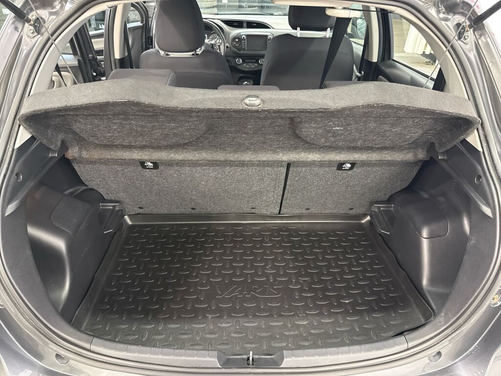 Toyota Yaris 2017 Harmaa