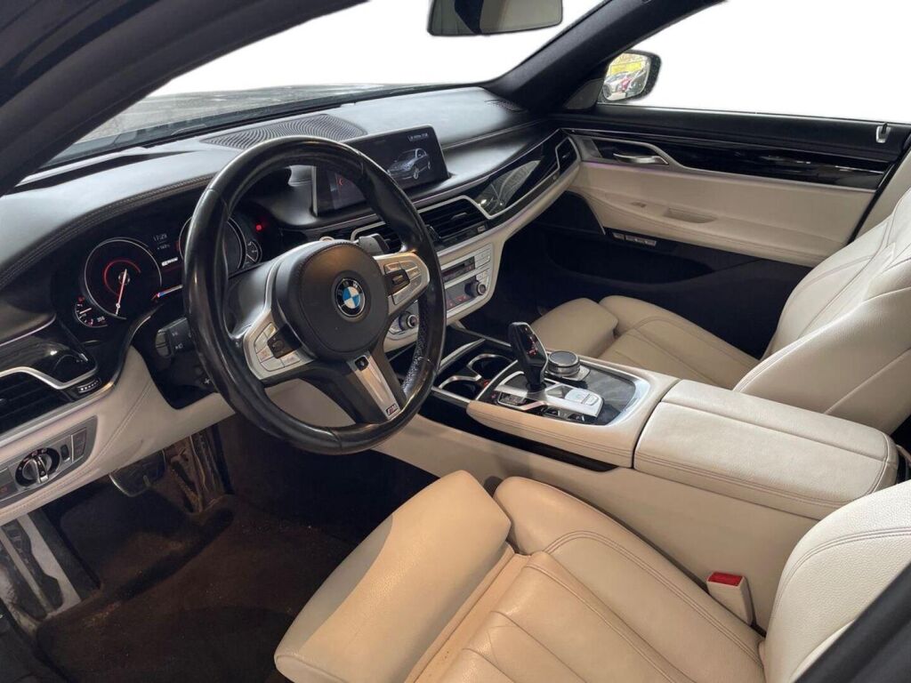 BMW 740 2018 Musta