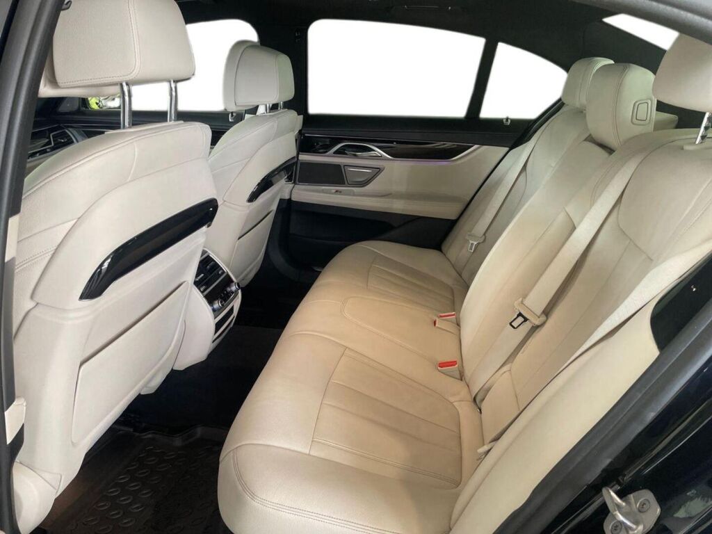 BMW 740 2018 Musta