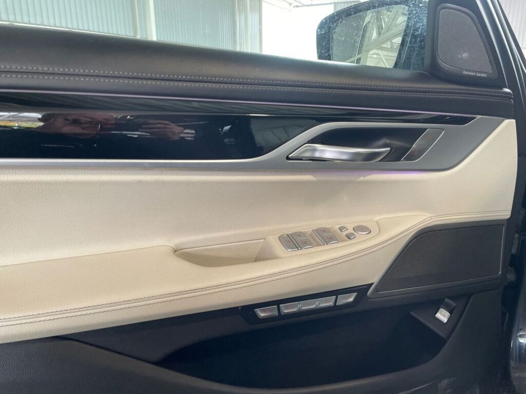 BMW 740 2018 Musta