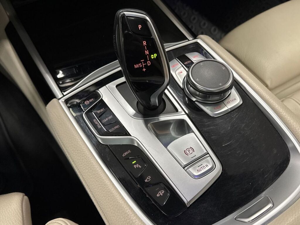 BMW 740 2018 Musta
