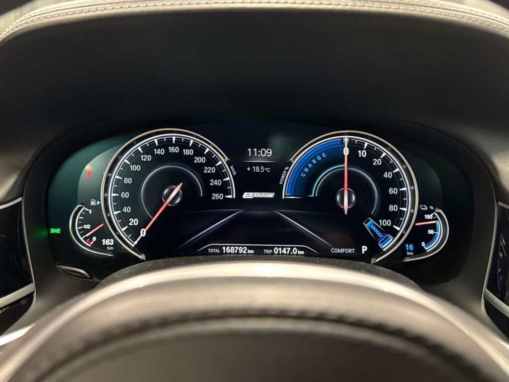 BMW 740 2018 Musta