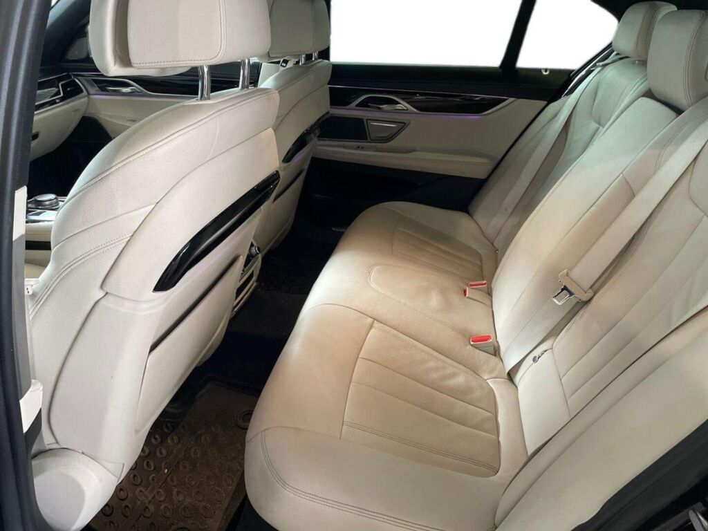 BMW 740 2018 Musta
