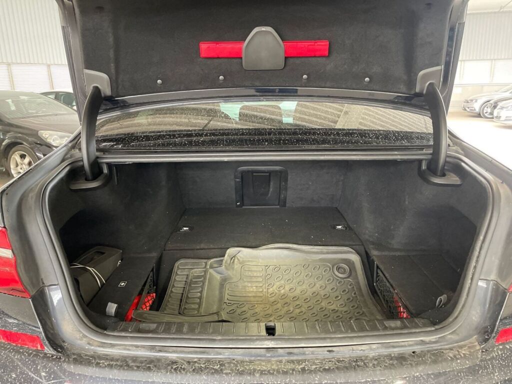 BMW 740 2018 Musta