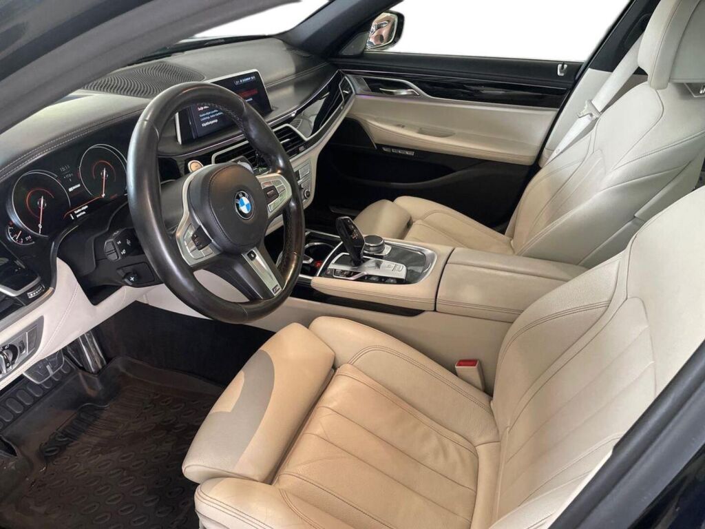 BMW 740 2018 Musta