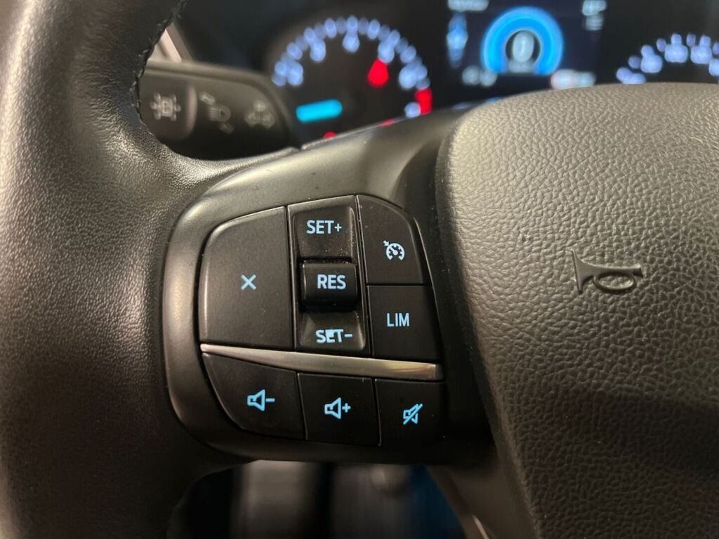 Ford Kuga 2020 Harmaa