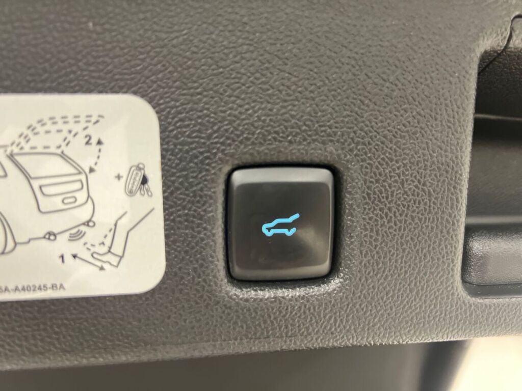 Ford Kuga 2020 Harmaa