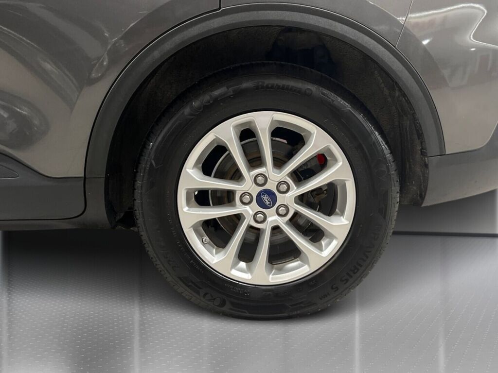Ford Kuga 2020 Harmaa