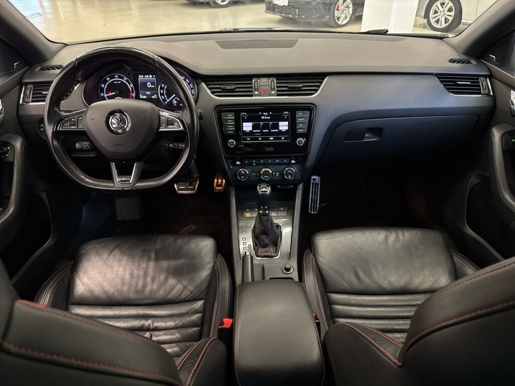 Skoda Octavia 2016 Musta