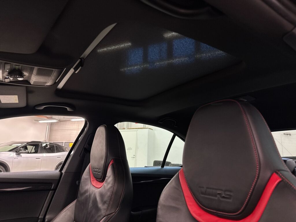 Skoda Octavia 2016 Musta