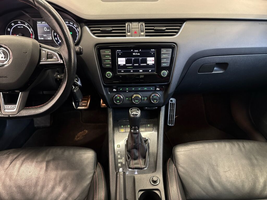 Skoda Octavia 2016 Musta