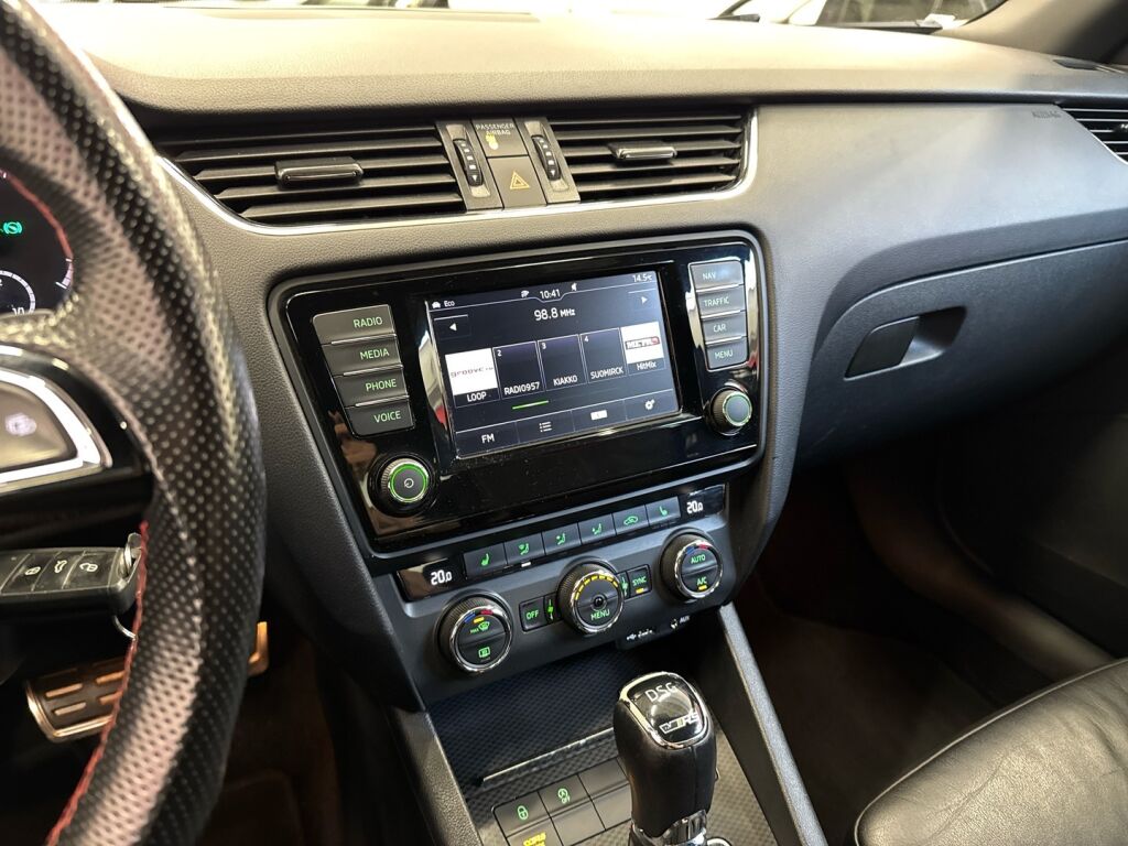 Skoda Octavia 2016 Musta