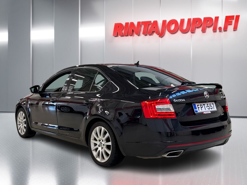 Skoda Octavia 2016 Musta