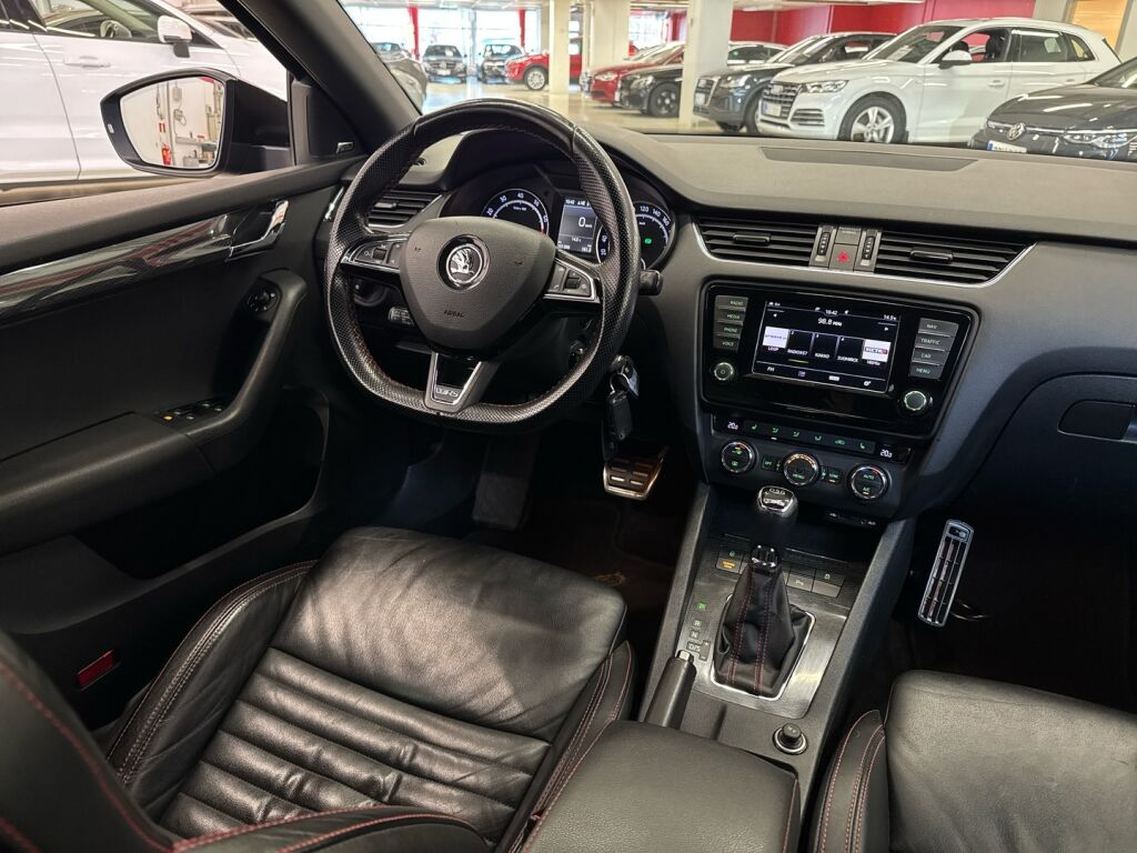 Skoda Octavia 2016 Musta