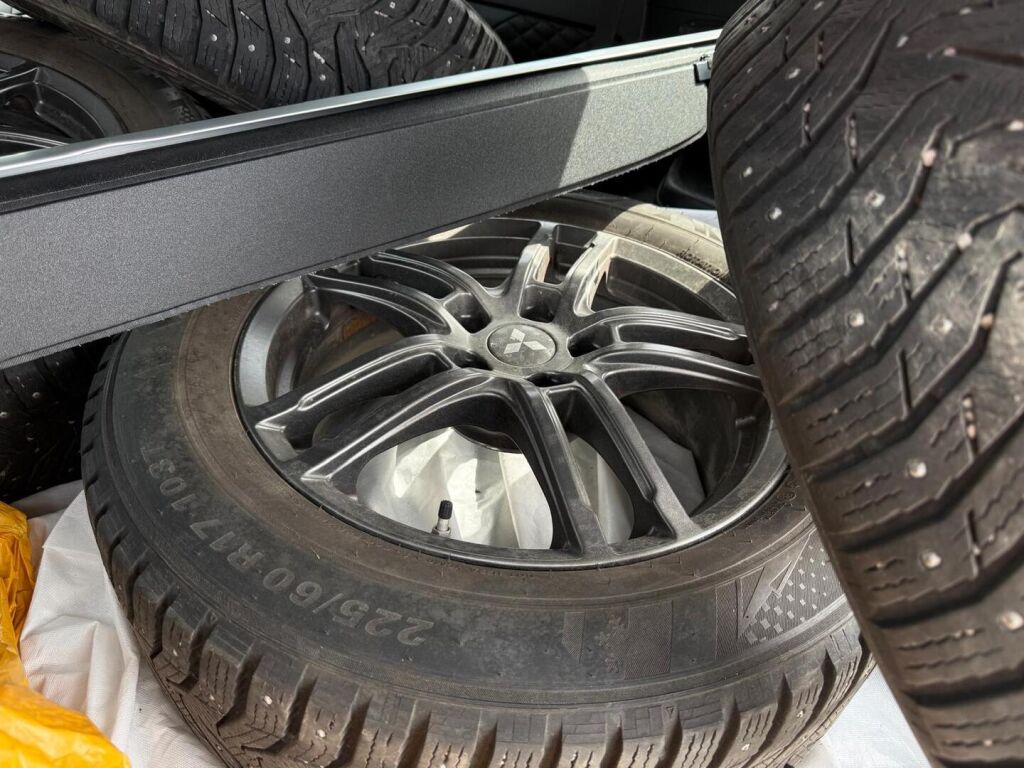 Mitsubishi Outlander PHEV 2019 Musta