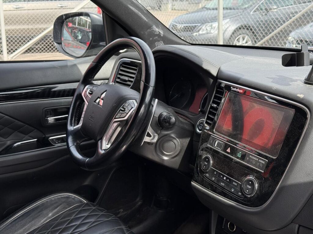 Mitsubishi Outlander PHEV 2019 Musta