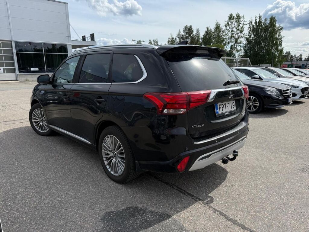 Mitsubishi Outlander PHEV 2019 Musta