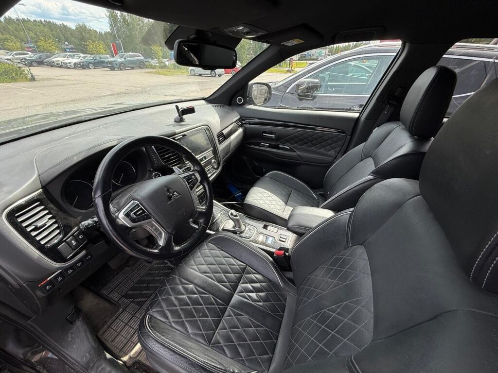 Mitsubishi Outlander PHEV 2019 Musta