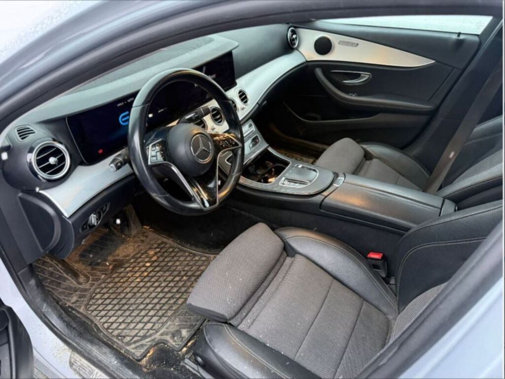 Mercedes-Benz E 2021 Harmaa