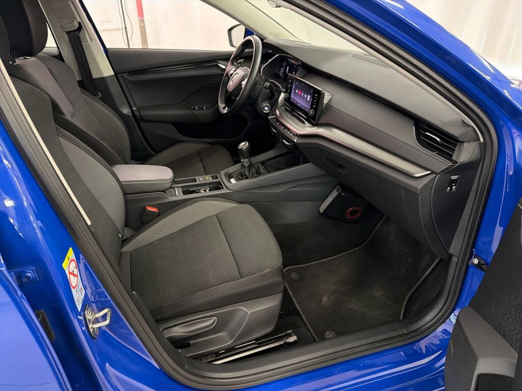 Skoda Octavia 2021 Sininen