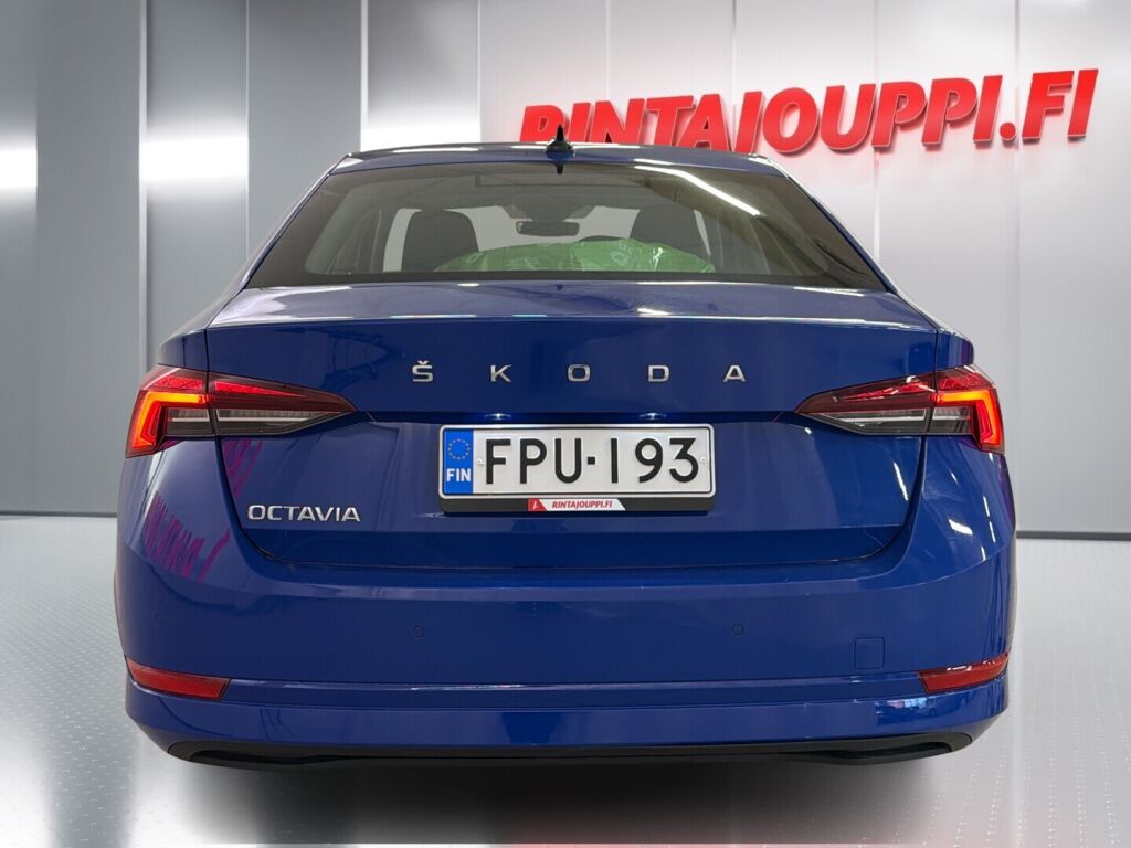 Skoda Octavia 2021 Sininen