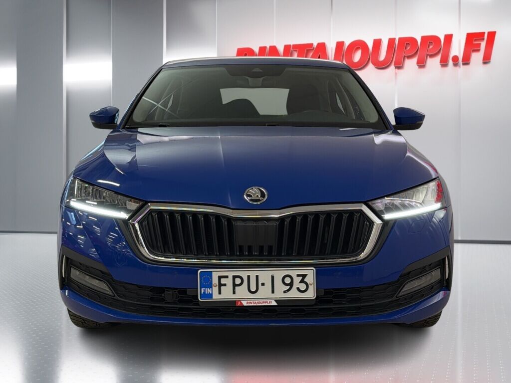Skoda Octavia 2021 Sininen