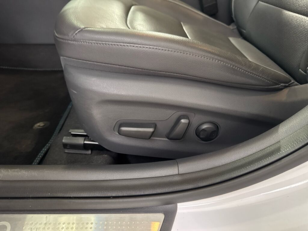 Hyundai IONIQ plug-in 2020 Valkoinen